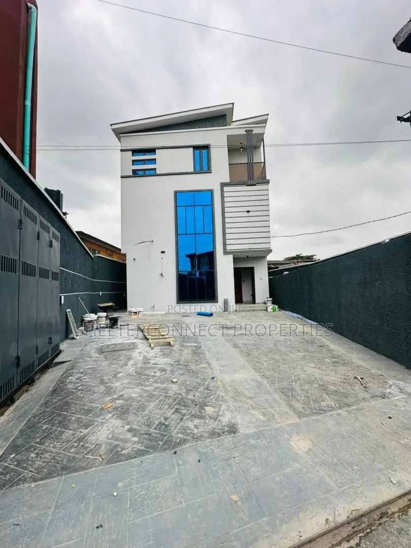 4bdrm Duplex in Gbagada for sale