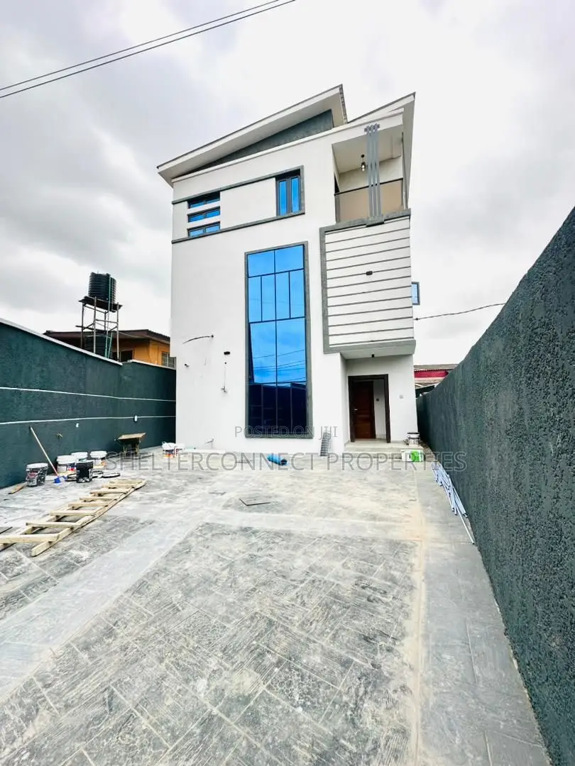 4bdrm Duplex in Gbagada for sale
