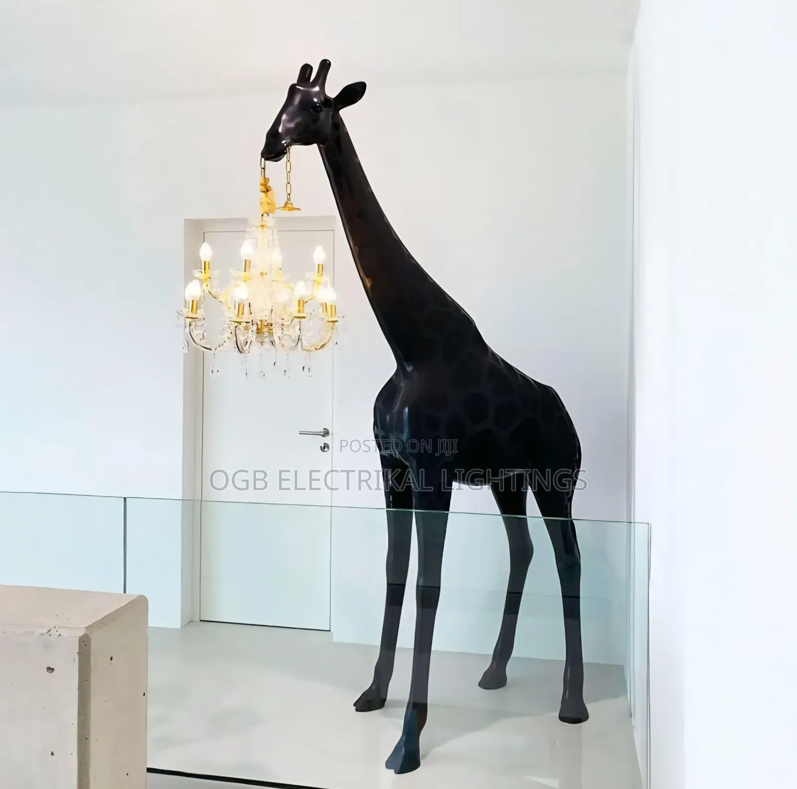 Giraffe-shaped Floor Lamp
