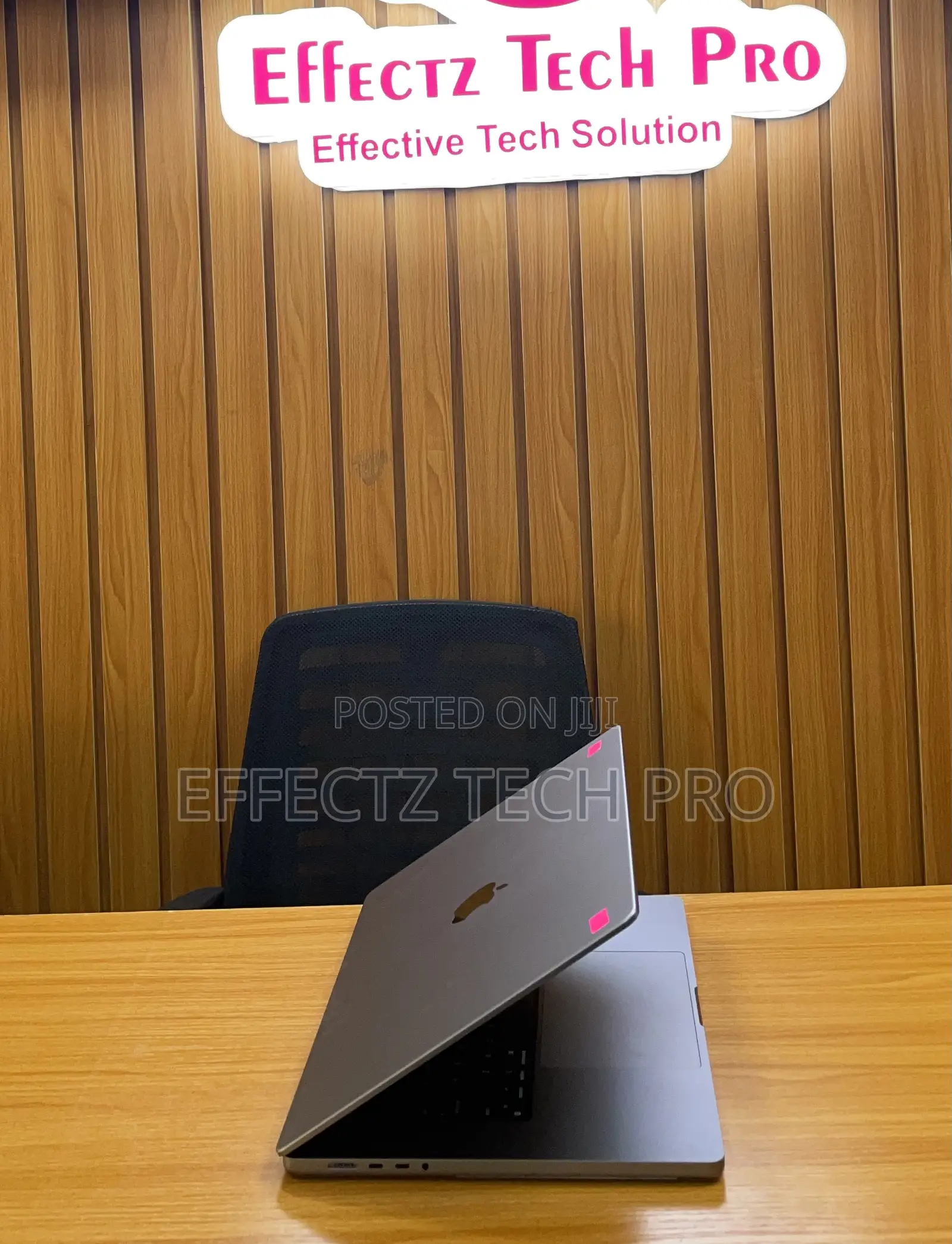 Laptop Apple MacBook Pro 2021 M1 32GB Apple M1 Pro SSD 1T