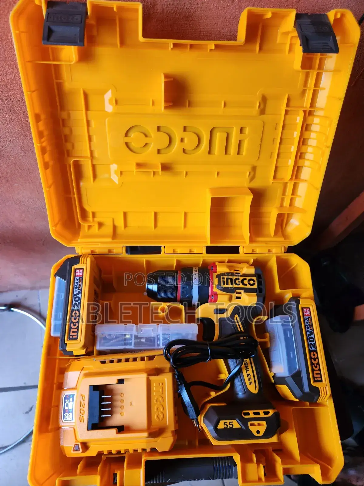 Screwing Machine