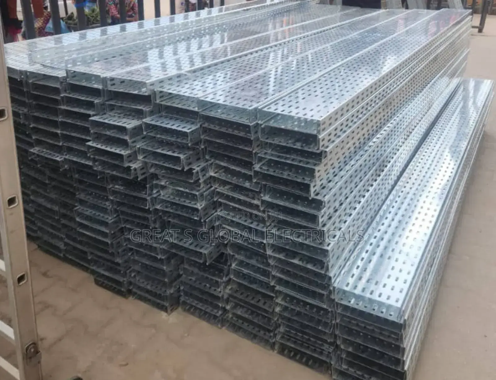 50 ×100 Cable Tray