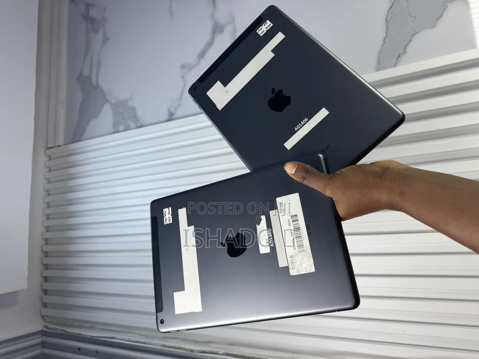 Apple iPad 10.2 (2019) 32 GB Gray