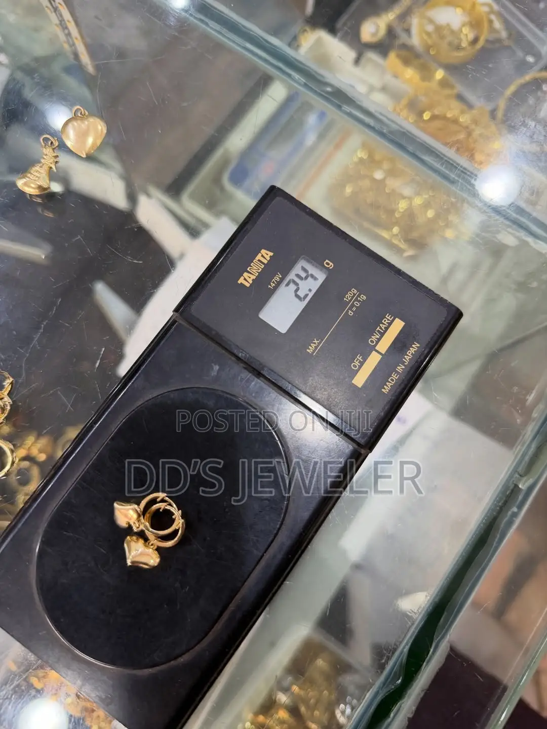 18 Karat Gold Children Earrings .