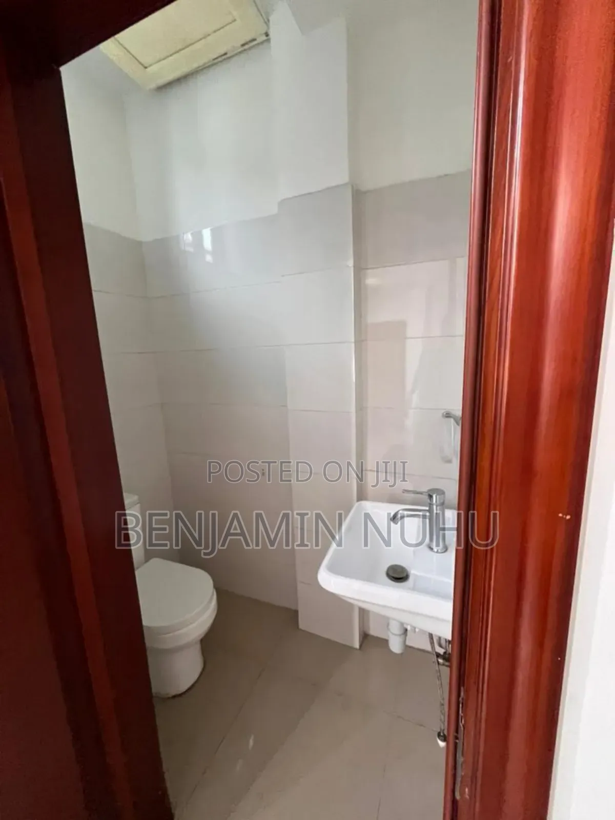 3bdrm Block of Flats in Lekki Right for sale