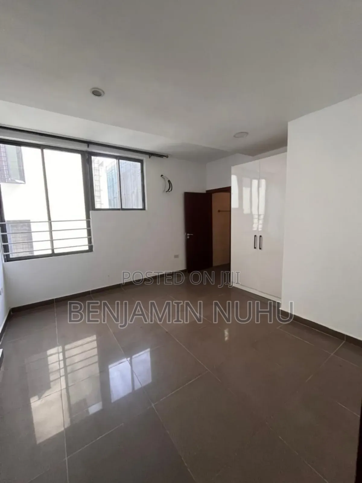3bdrm Block of Flats in Lekki Right for sale