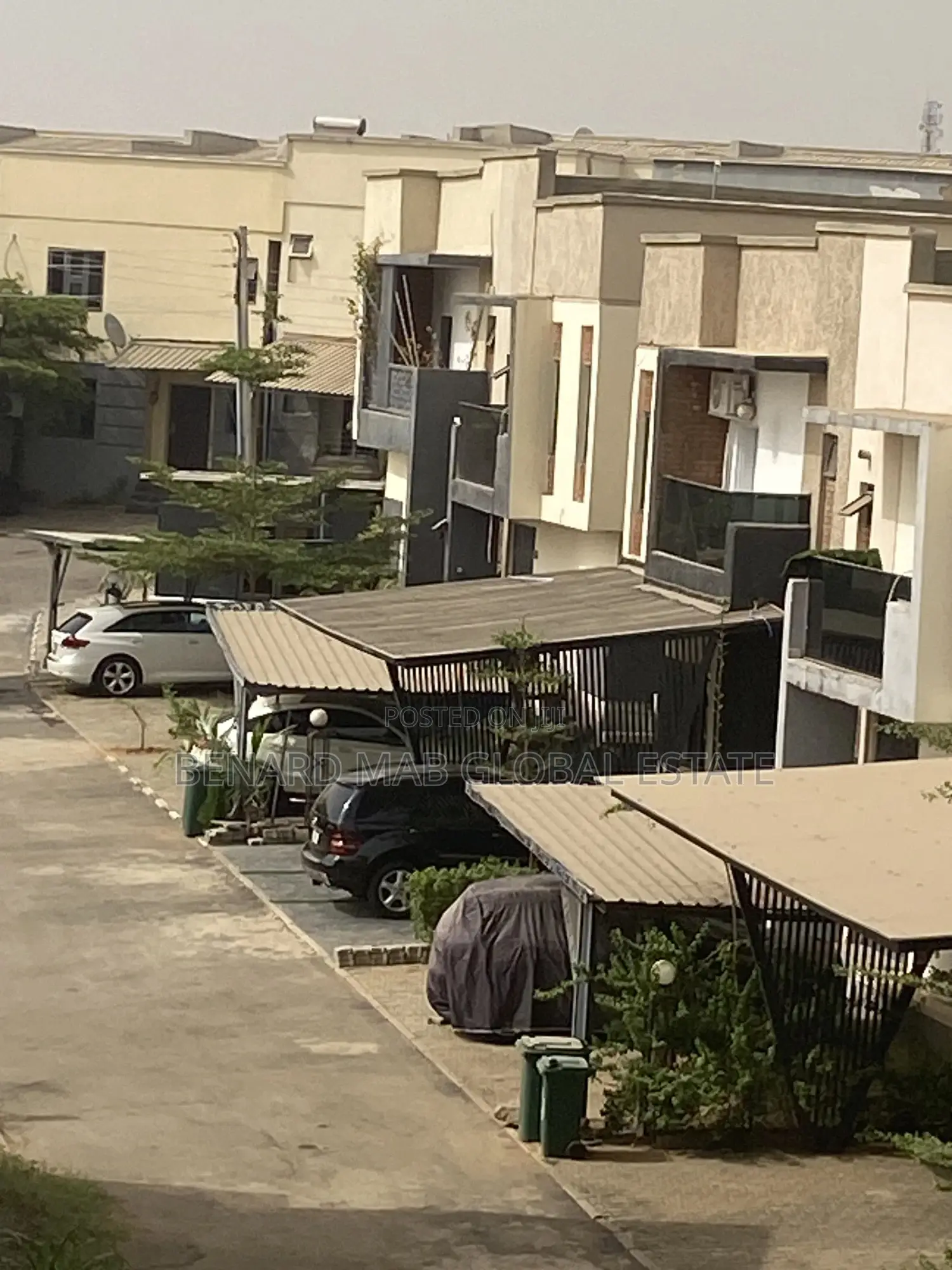 4bdrm Duplex in Mab Global Estate, Life Camp for sale
