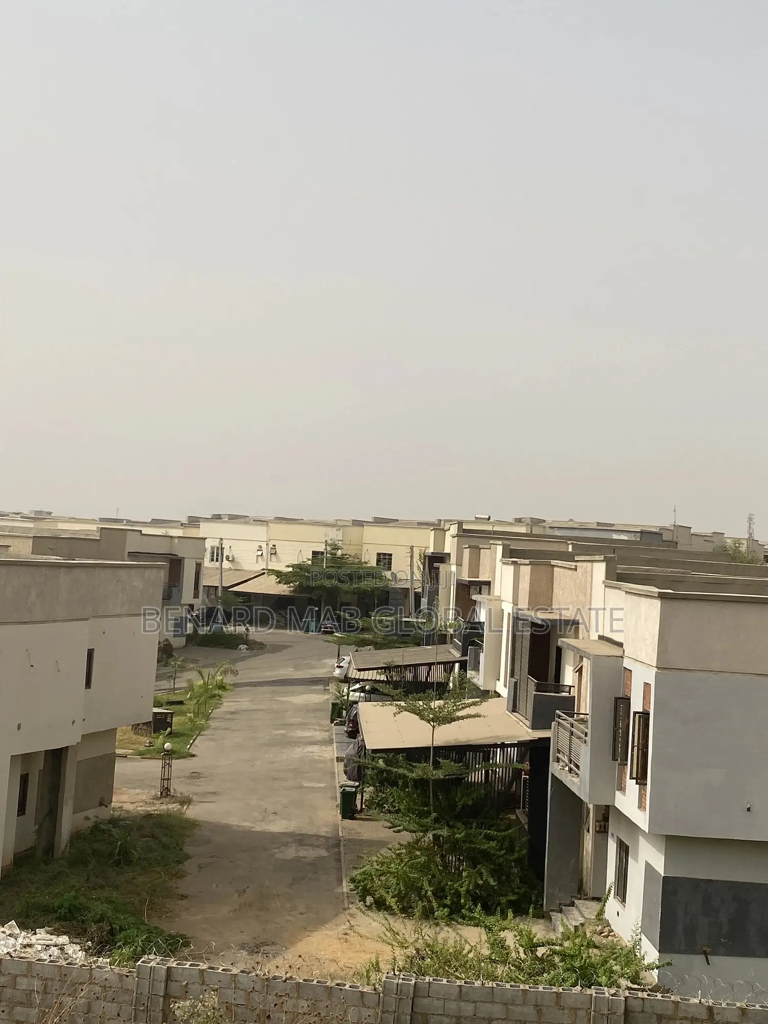 4bdrm Duplex in Mab Global Estate, Life Camp for sale