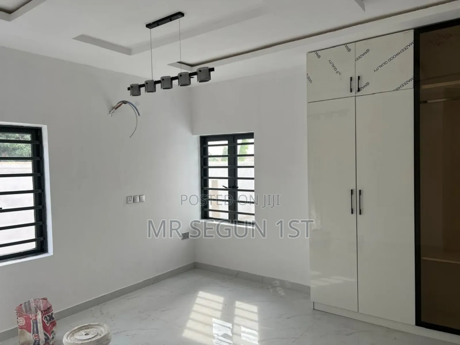 12bdrm Duplex in Oluyole Estate for sale