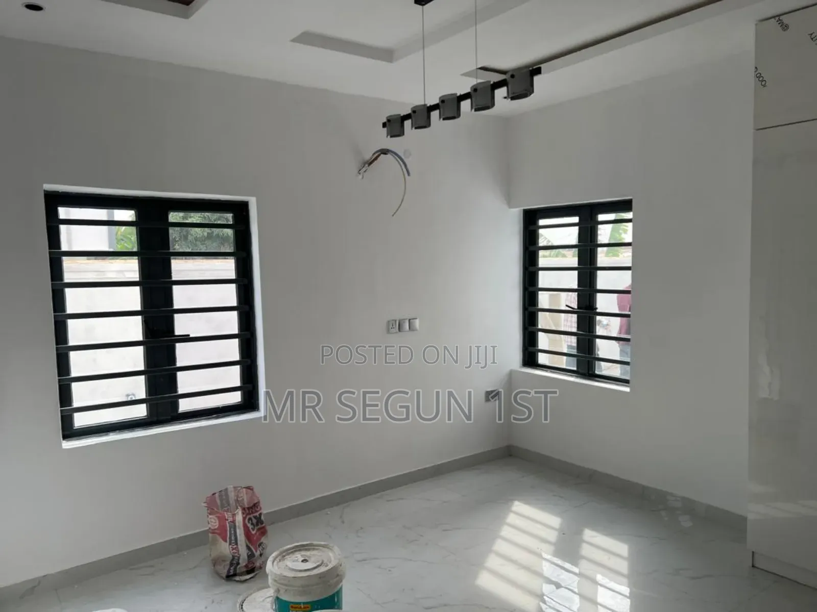 12bdrm Duplex in Oluyole Estate for sale