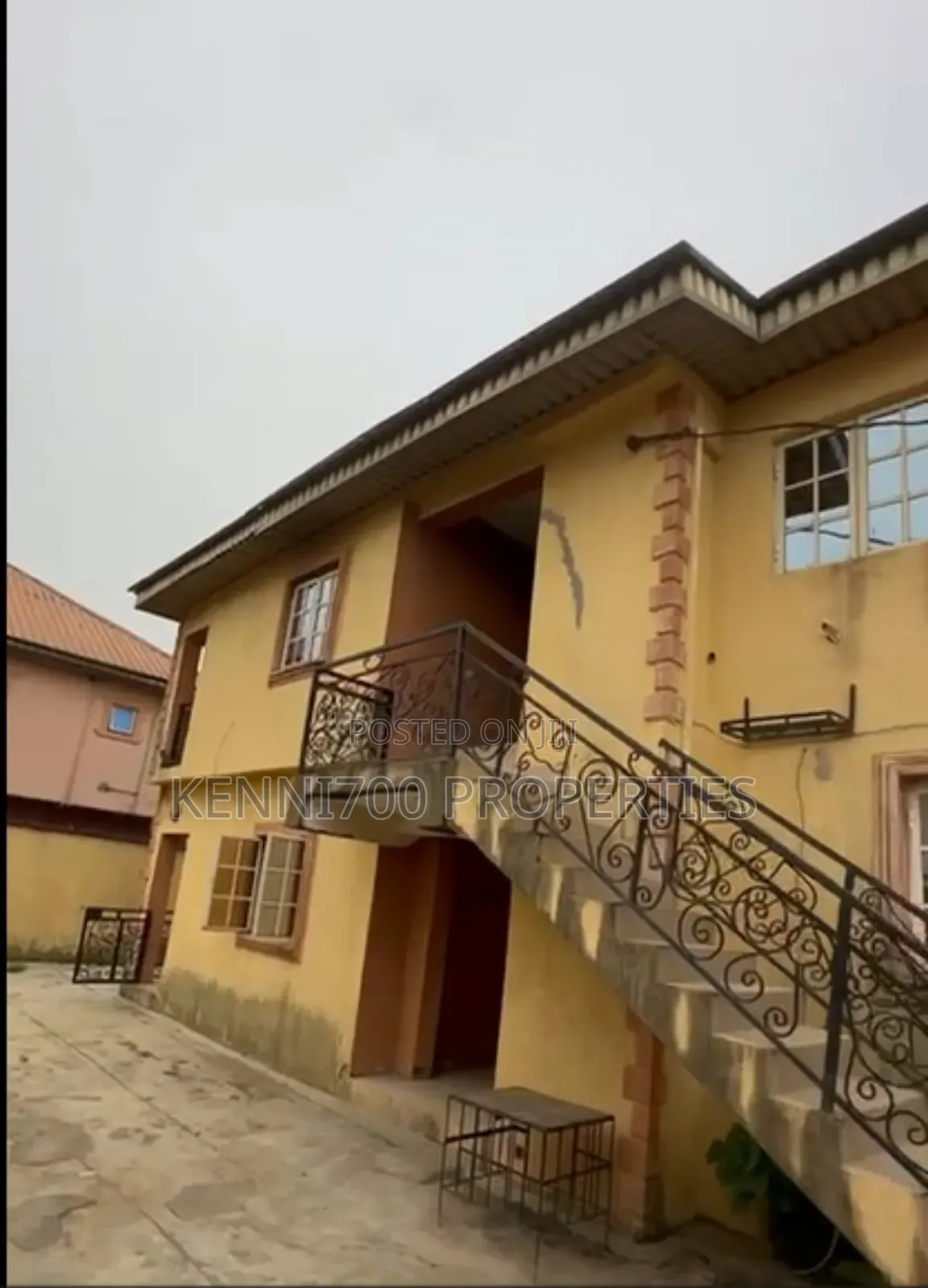 4bdrm Block of Flats in Alagbado for sale