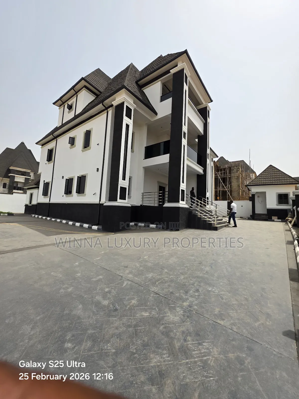 6bdrm Duplex in Lokogoma for sale