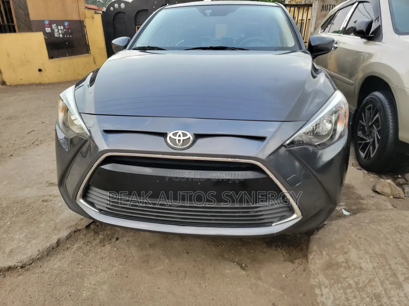 Toyota Yaris SE Hatchback 5dr 2018 Gray