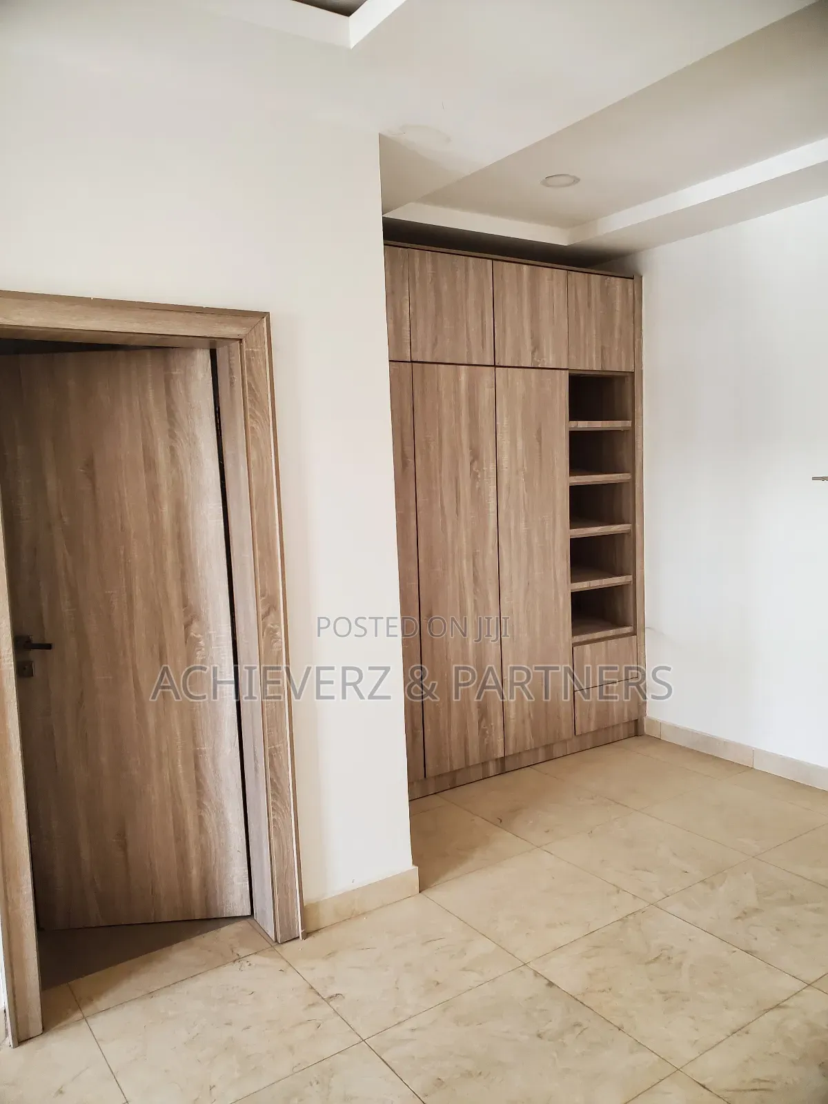 4bdrm Duplex in Jahi for sale