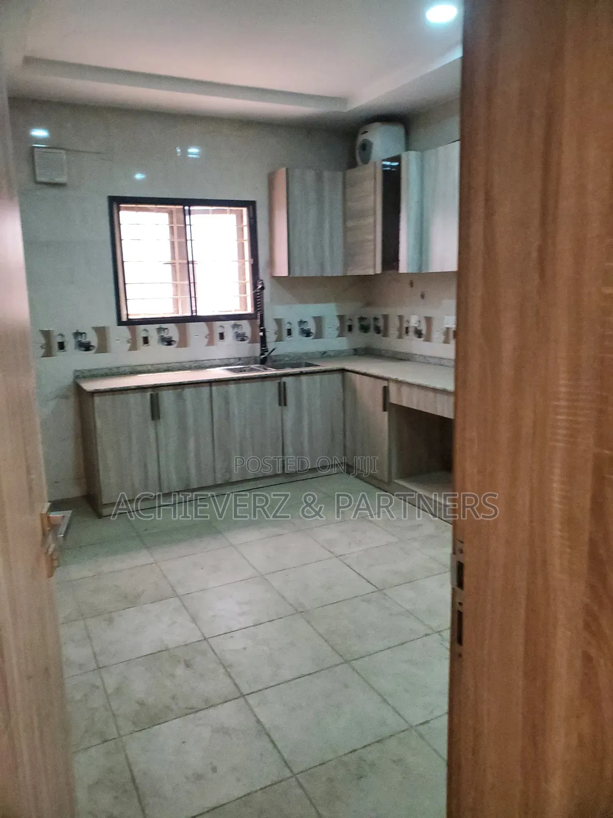 4bdrm Duplex in Jahi for sale