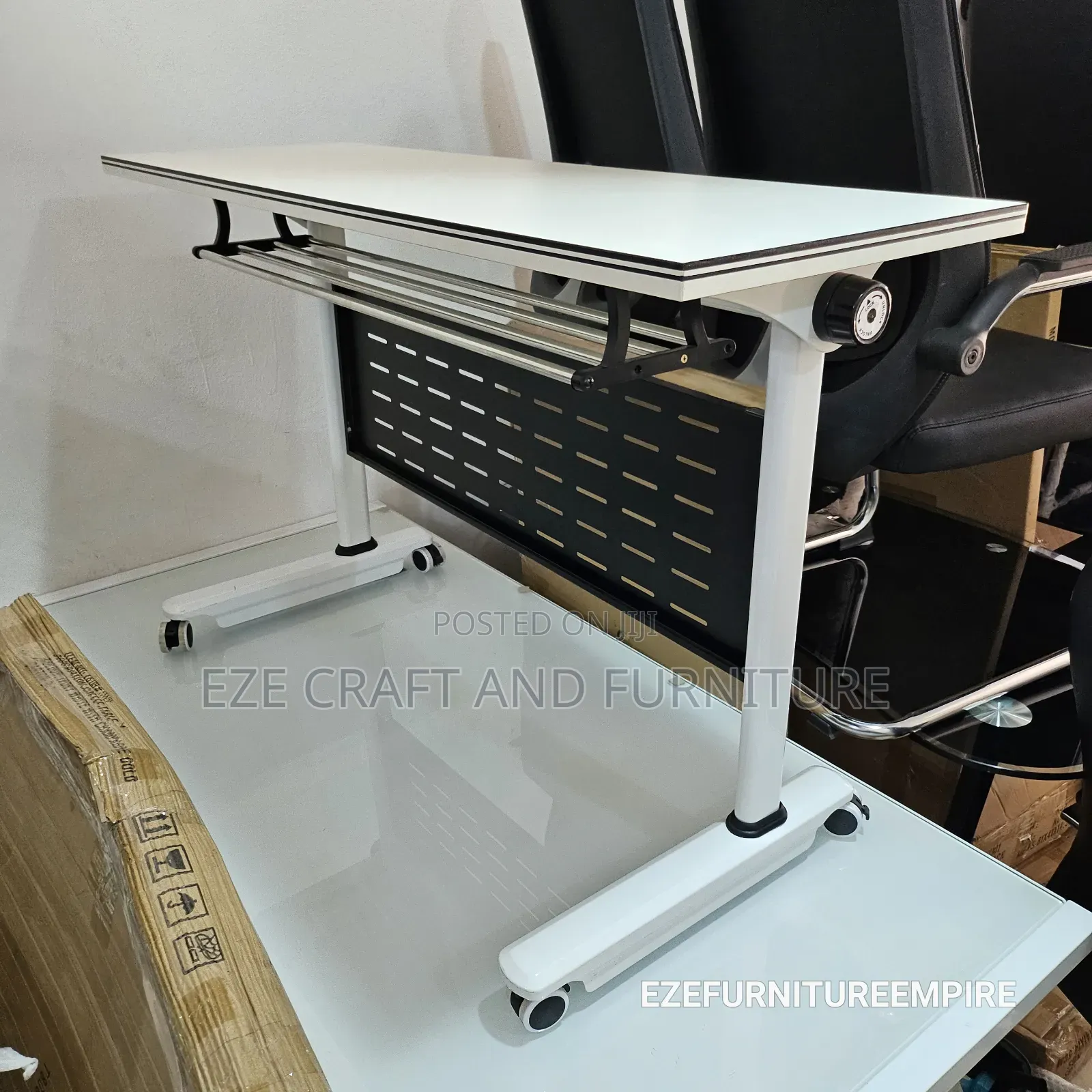 4feet Flipping Top Seminar Table