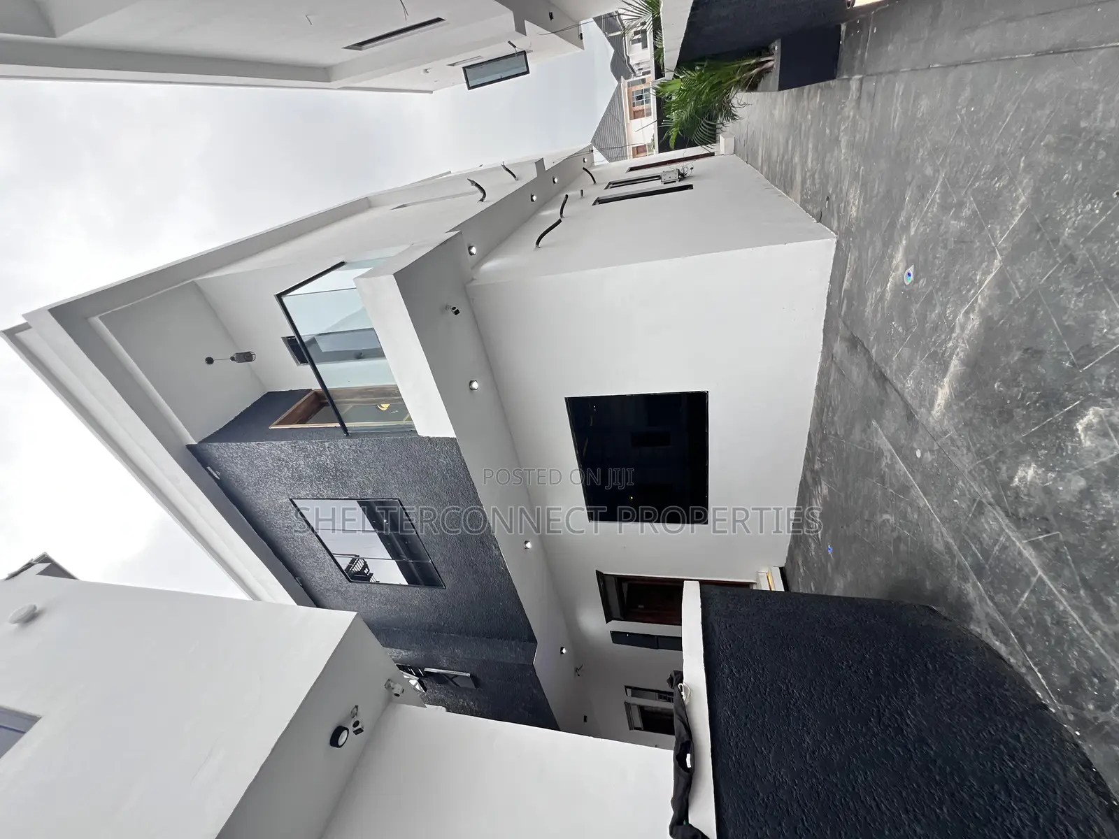 4bdrm Duplex in Lekki for sale