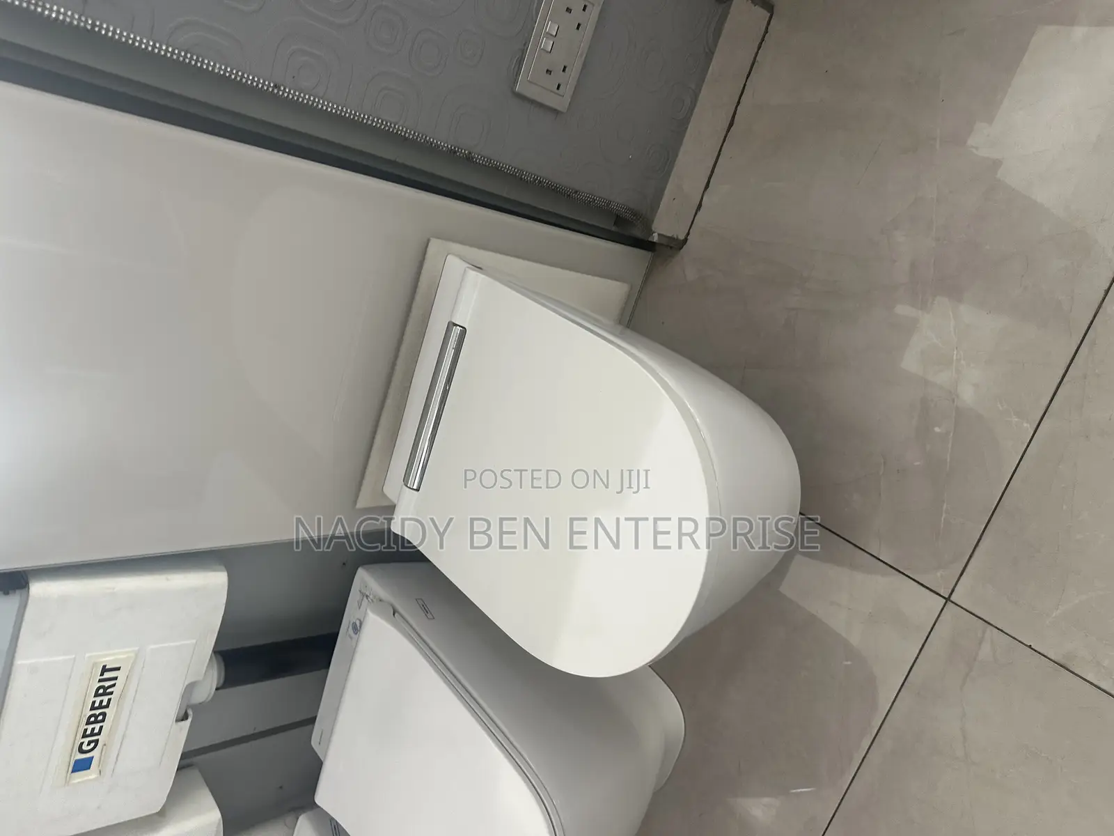 Geberit Monolith Wc With Glass Tank