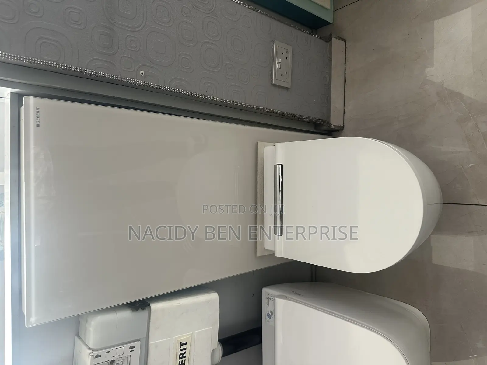 Geberit Monolith Wc With Glass Tank