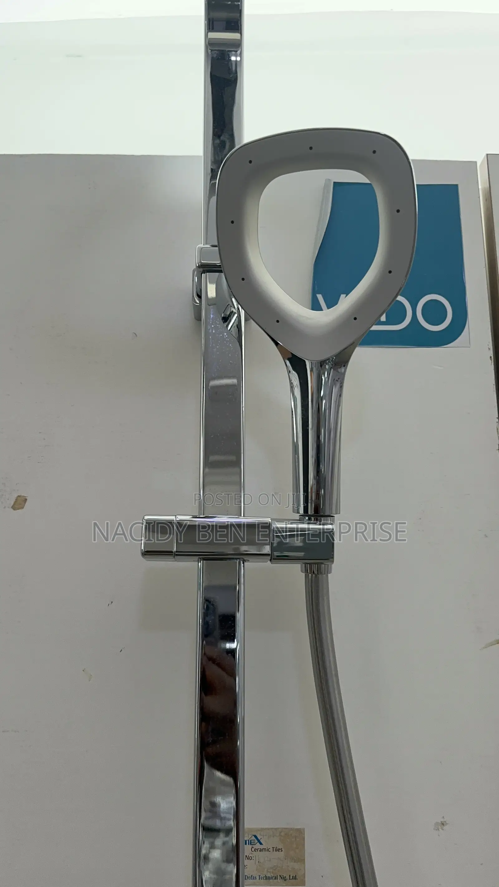 Surface Vado Thermostat Chrome Shower