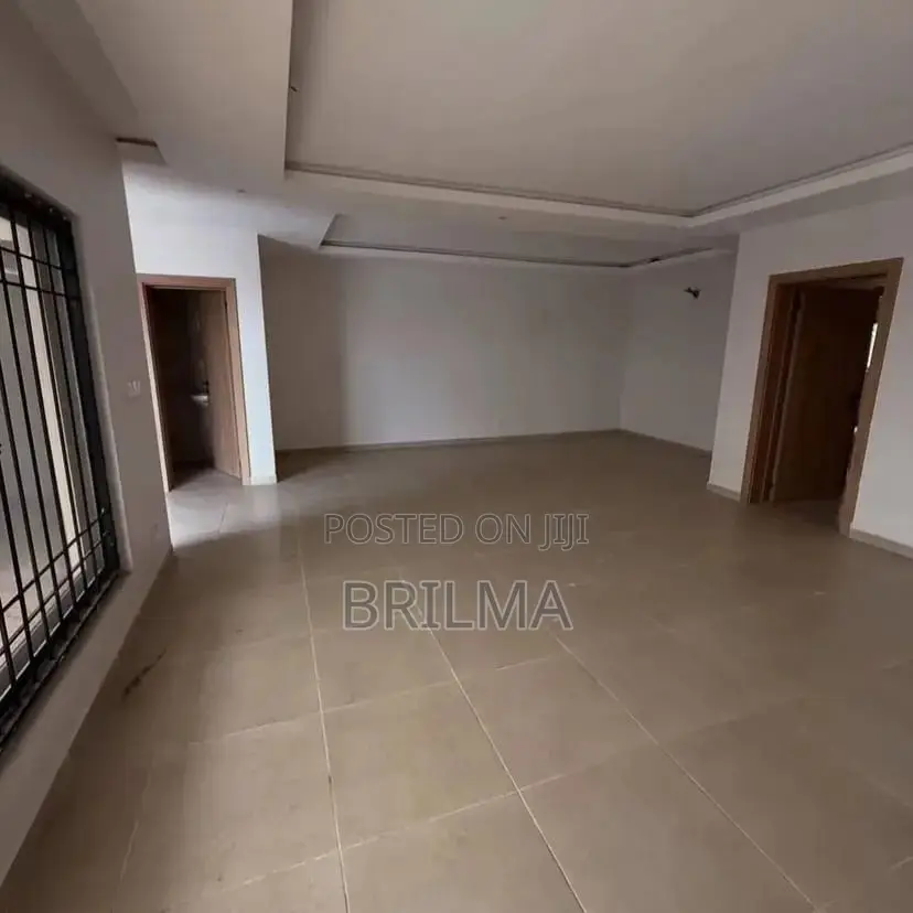 4bdrm Duplex in Life Camp for sale