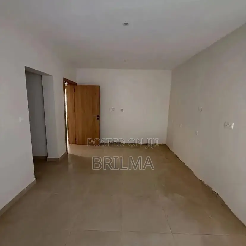 4bdrm Duplex in Life Camp for sale