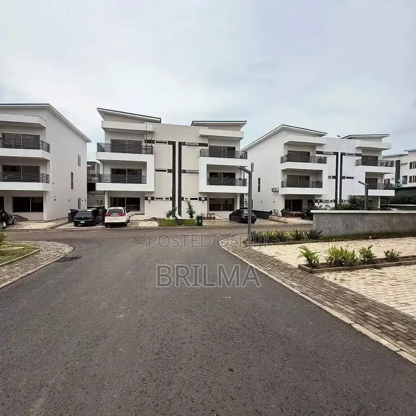 4bdrm Duplex in Life Camp for sale