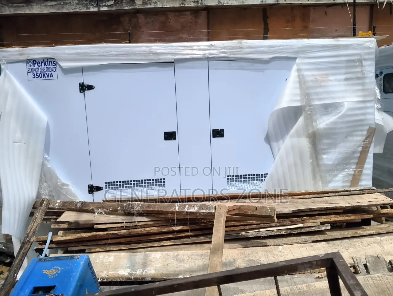 350kva Diesel Generator in Steel Acoustic Enclosure