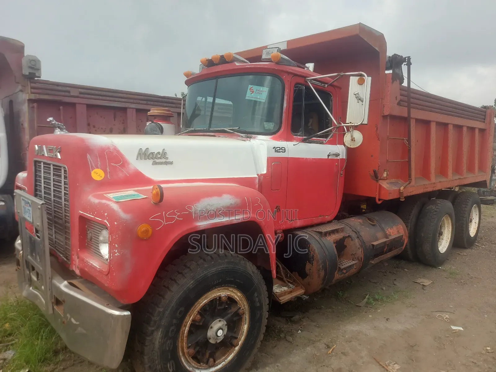 Tokunbo 24valve R Model Mack 10 Tyres Dump Truck Dm 700 Superb Engine