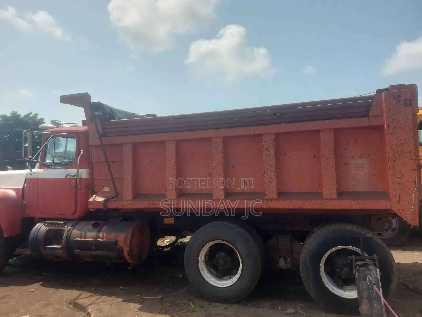 Tokunbo 24valve R Model Mack 10 Tyres Dump Truck Dm 700 Superb Engine