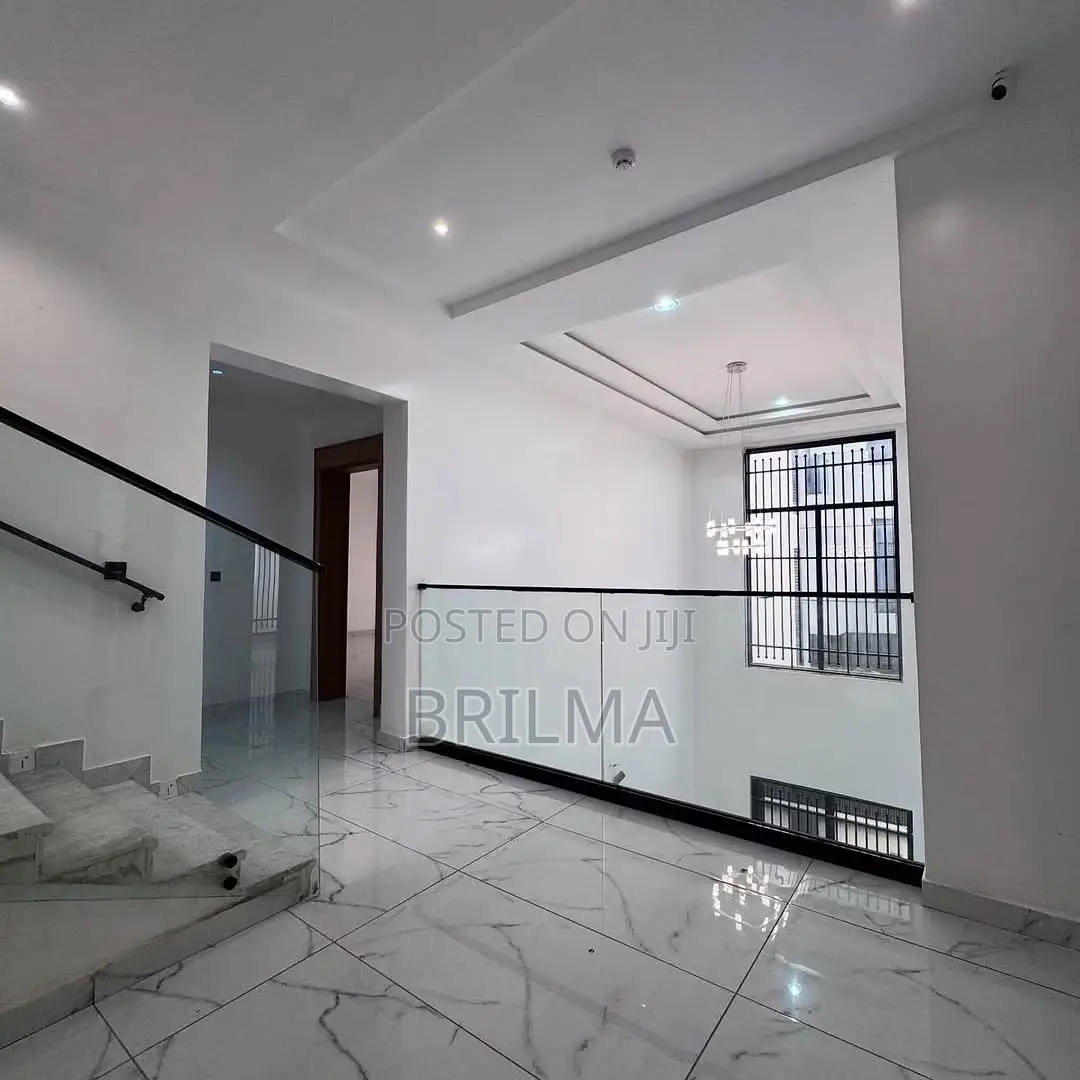 6bdrm Duplex in Guzape District for sale