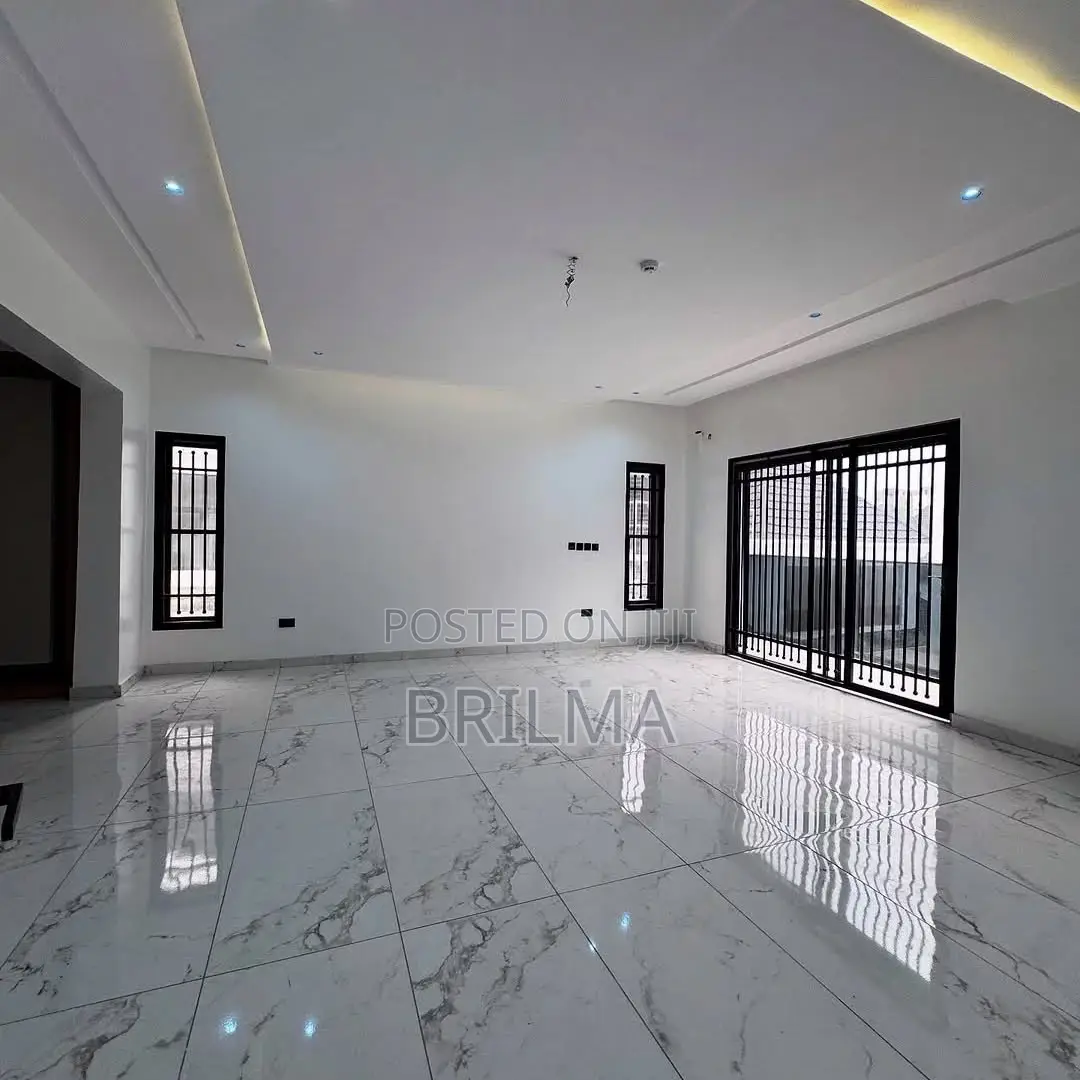 6bdrm Duplex in Guzape District for sale