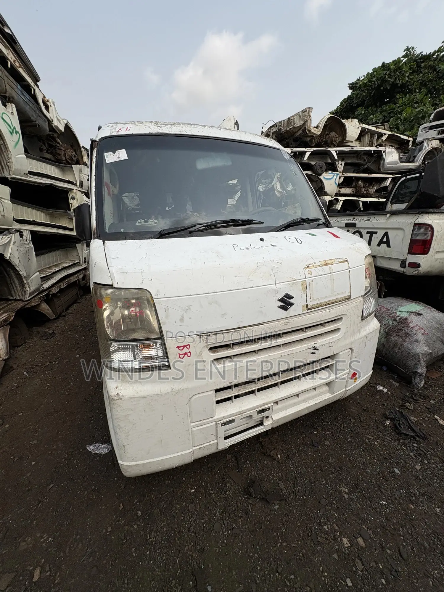 Suzuki Every 2012 White