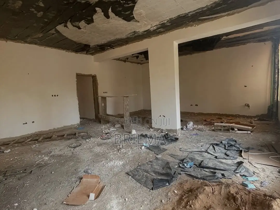 5bdrm Duplex in Kaura for sale