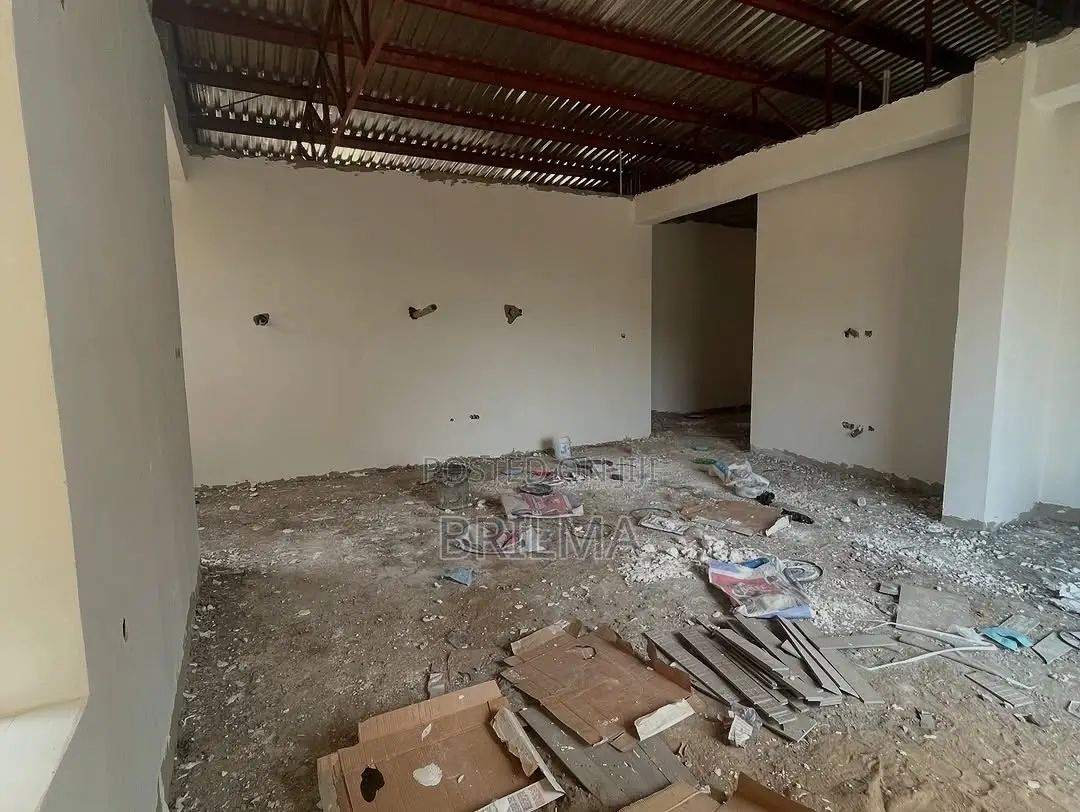 5bdrm Duplex in Kaura for sale