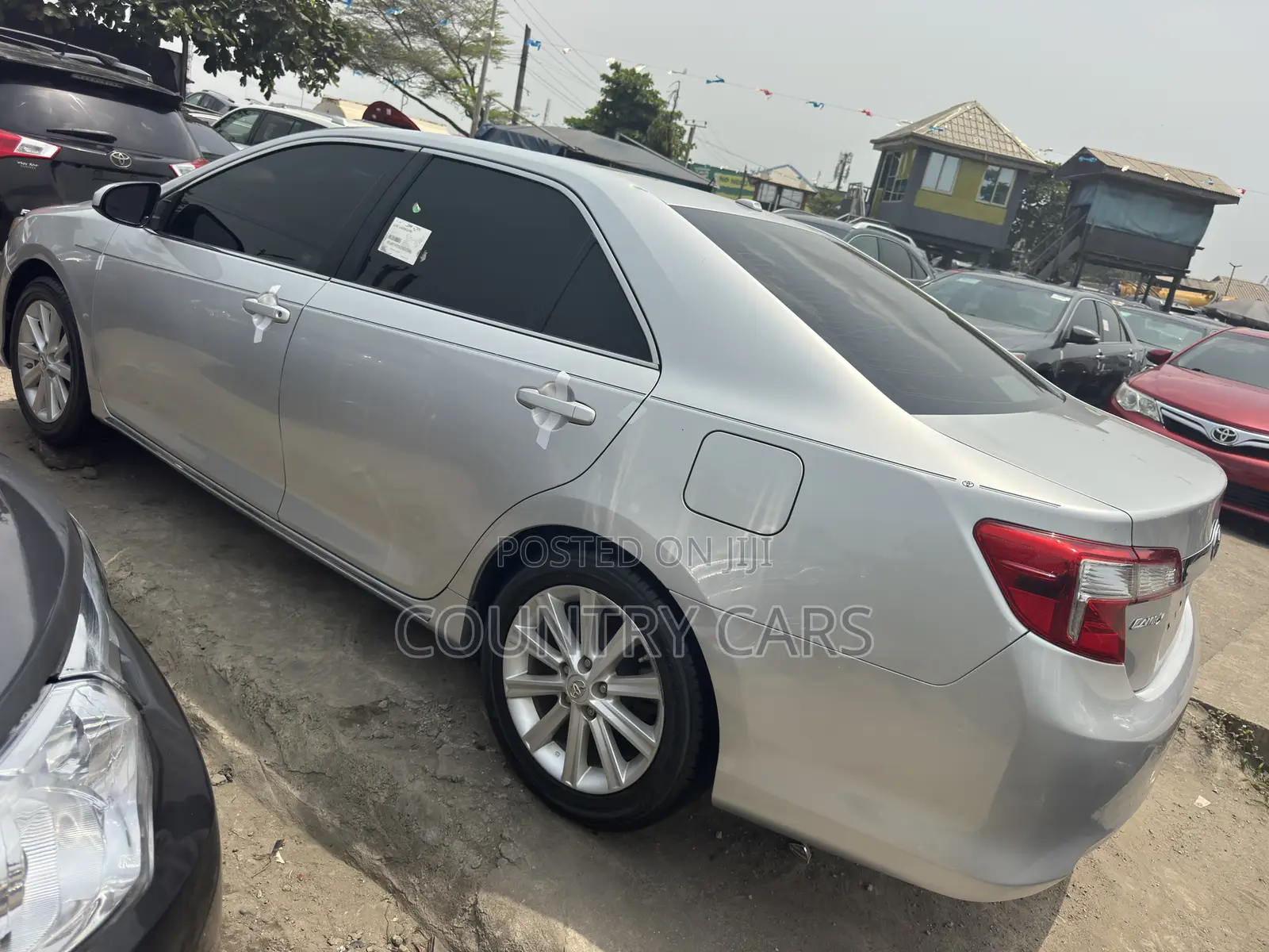 Toyota Camry XLE 4dr Sedan (2.5L 4cyl 6A) 2014 Silver