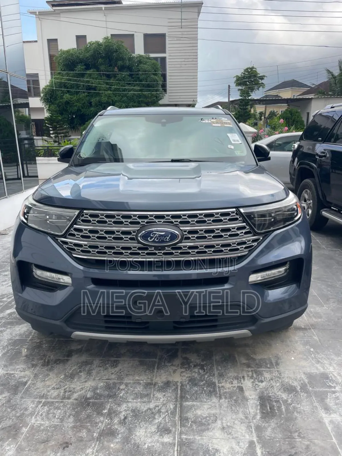 Ford Explorer Limited 2022 Blue