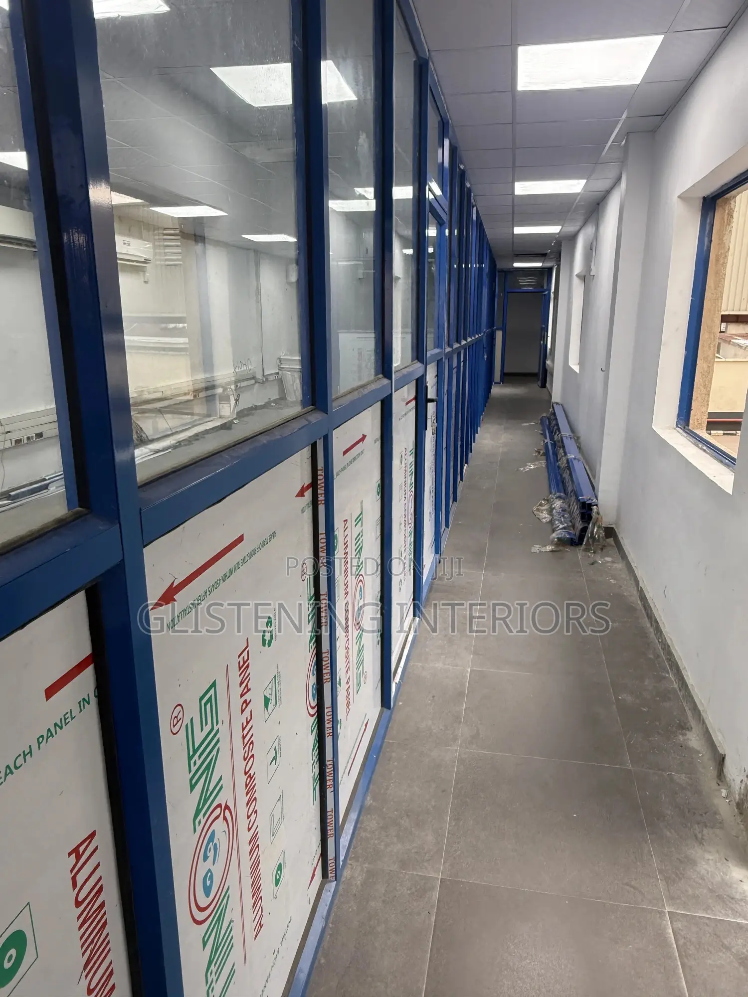 Partition Tower Aluminum Withe Aluco Board and 8mm Plain Glass