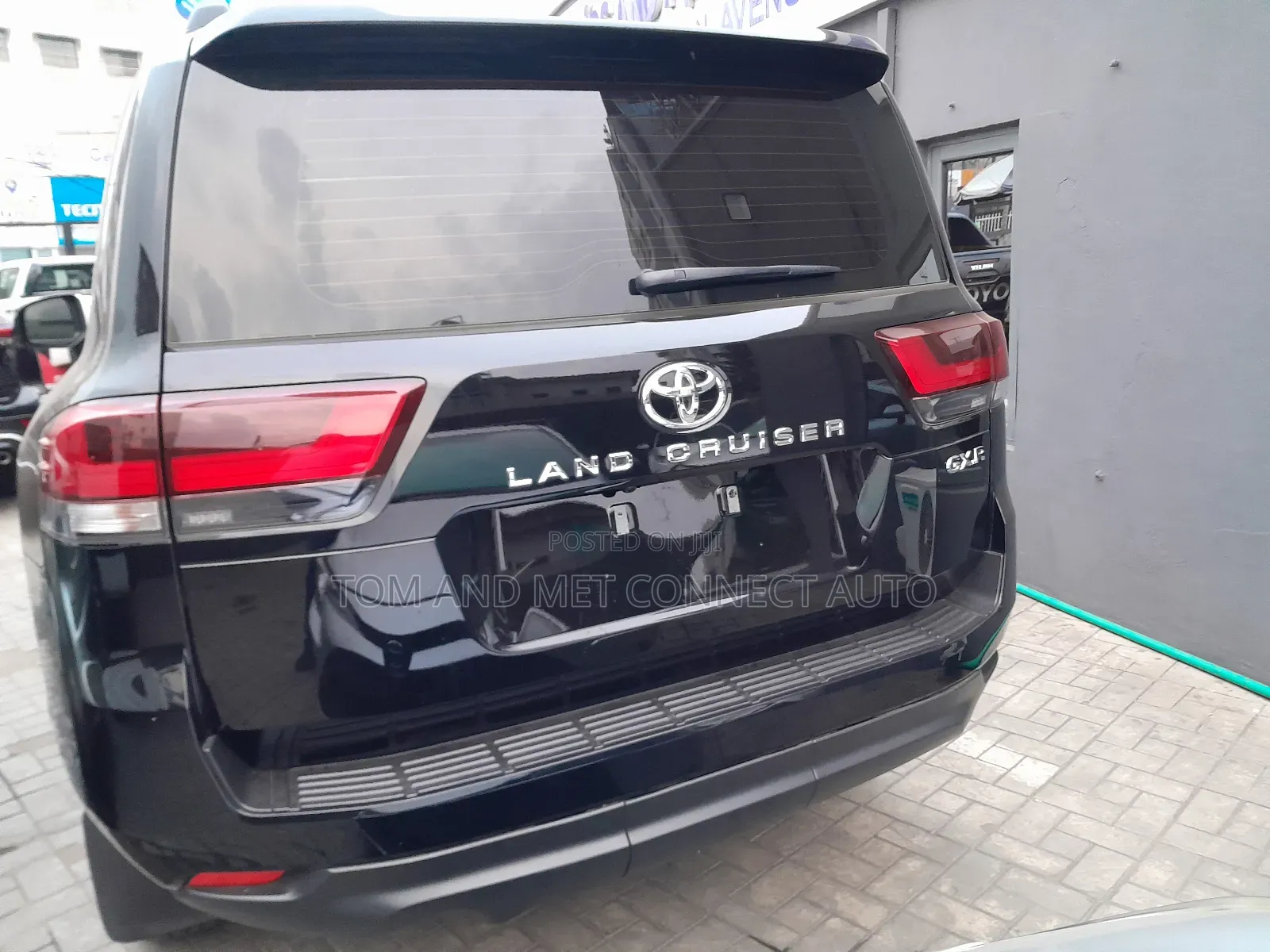 Toyota Land Cruiser LC300 2023 Black