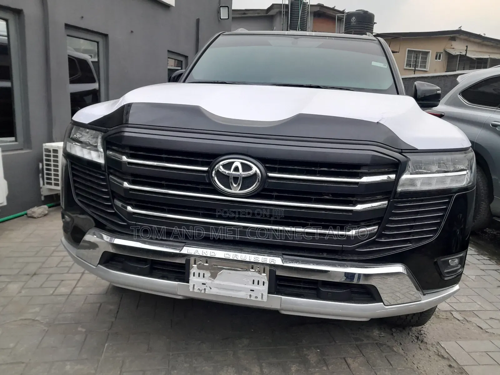 Toyota Land Cruiser LC300 2023 Black