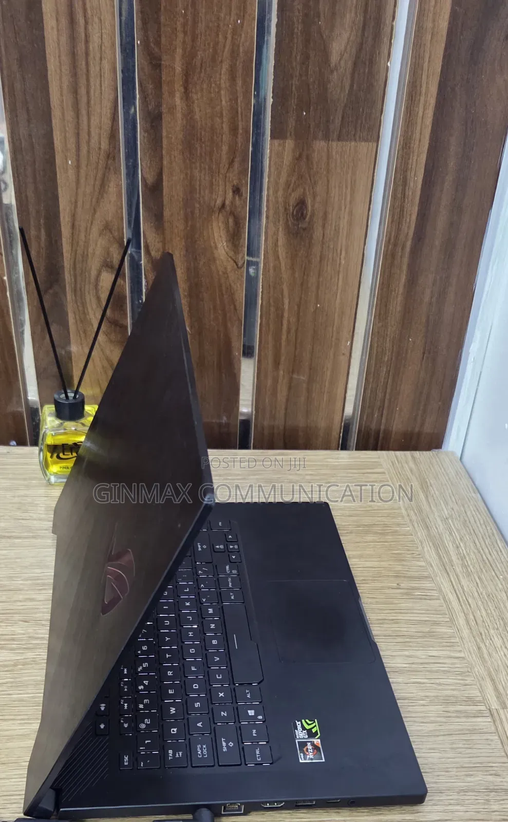 Laptop Asus ROG Zephyrus (GX501) 16GB AMD Ryzen 7 SSD 512GB