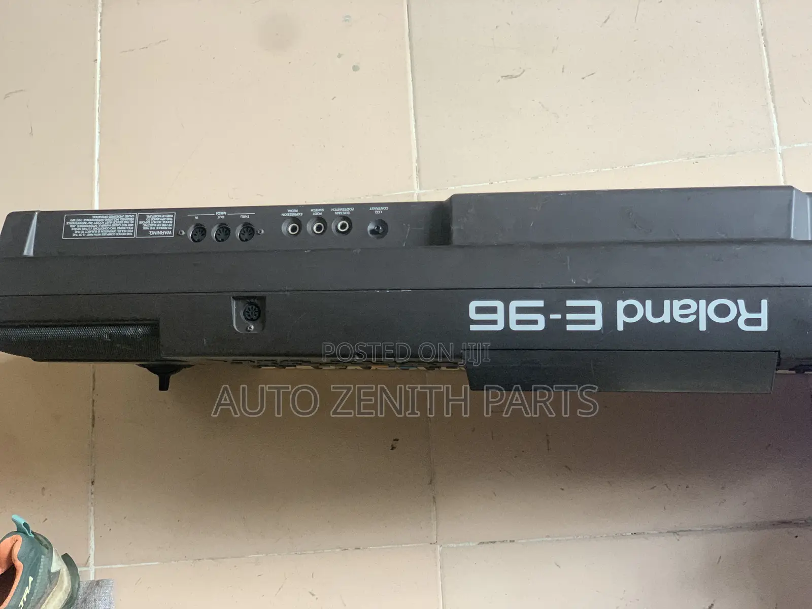 Roland È-96 Intelligent Keyboard