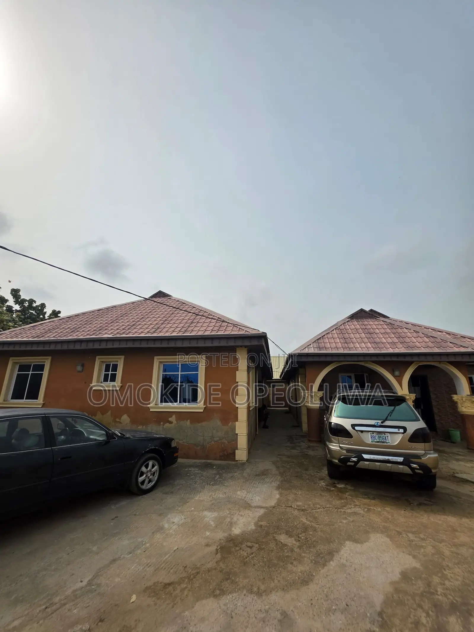 3bdrm Block of Flats in Aradagun for sale