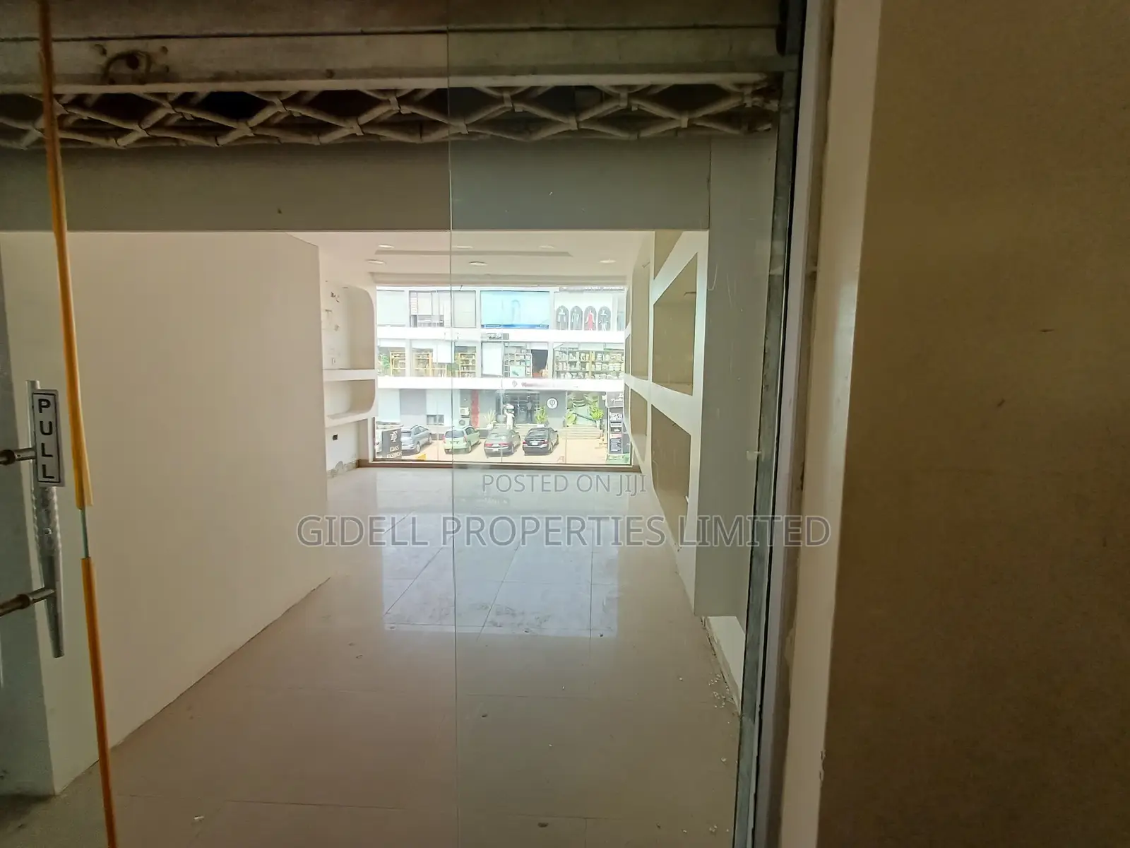 30sqm Space on the First Floor