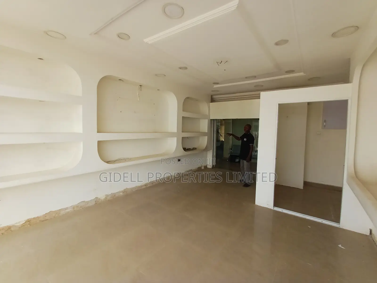 30sqm Space on the First Floor