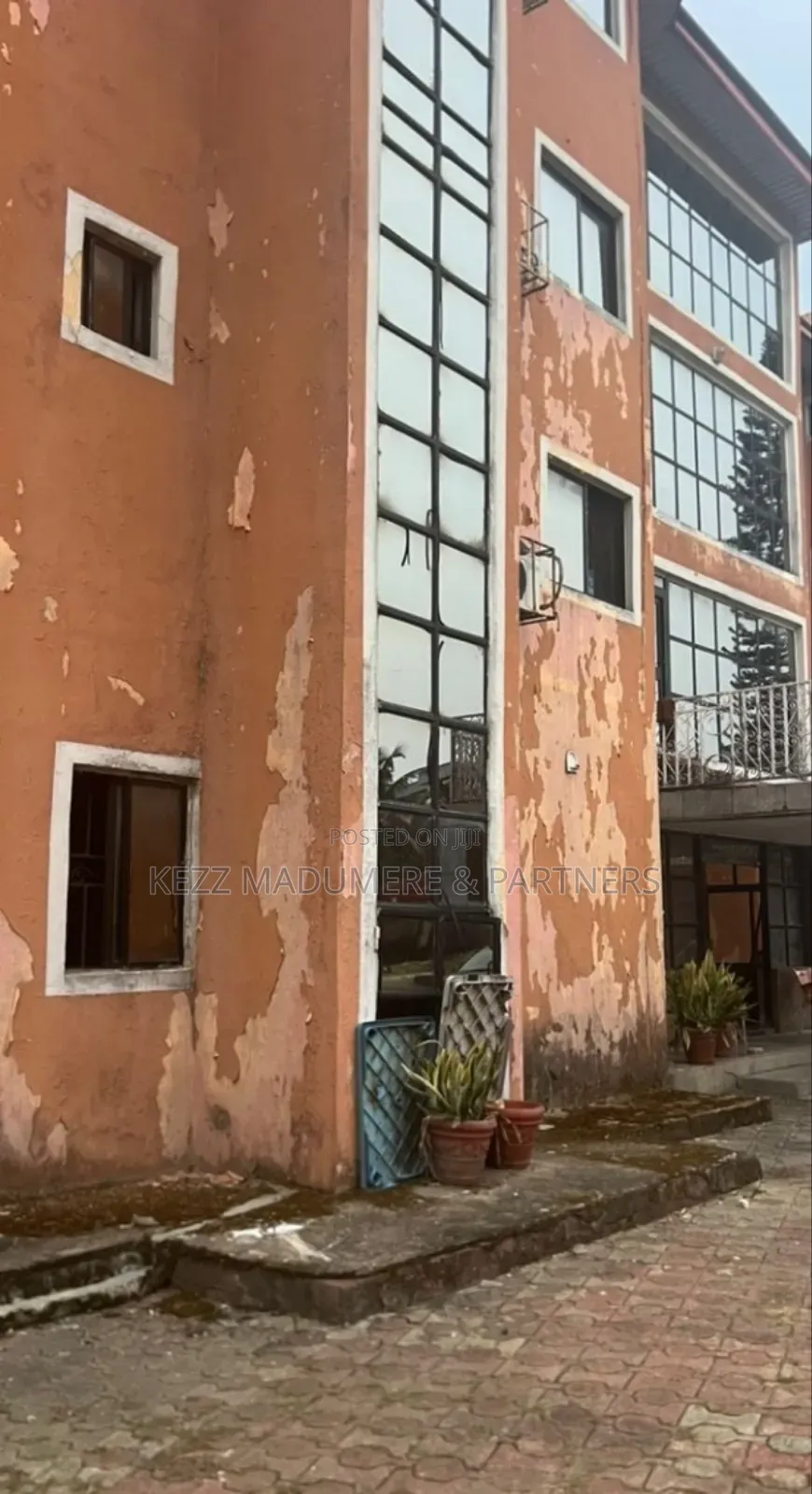 For Sale: Non Functional 54 Rooms Hotel, Iwofe Road , Ph