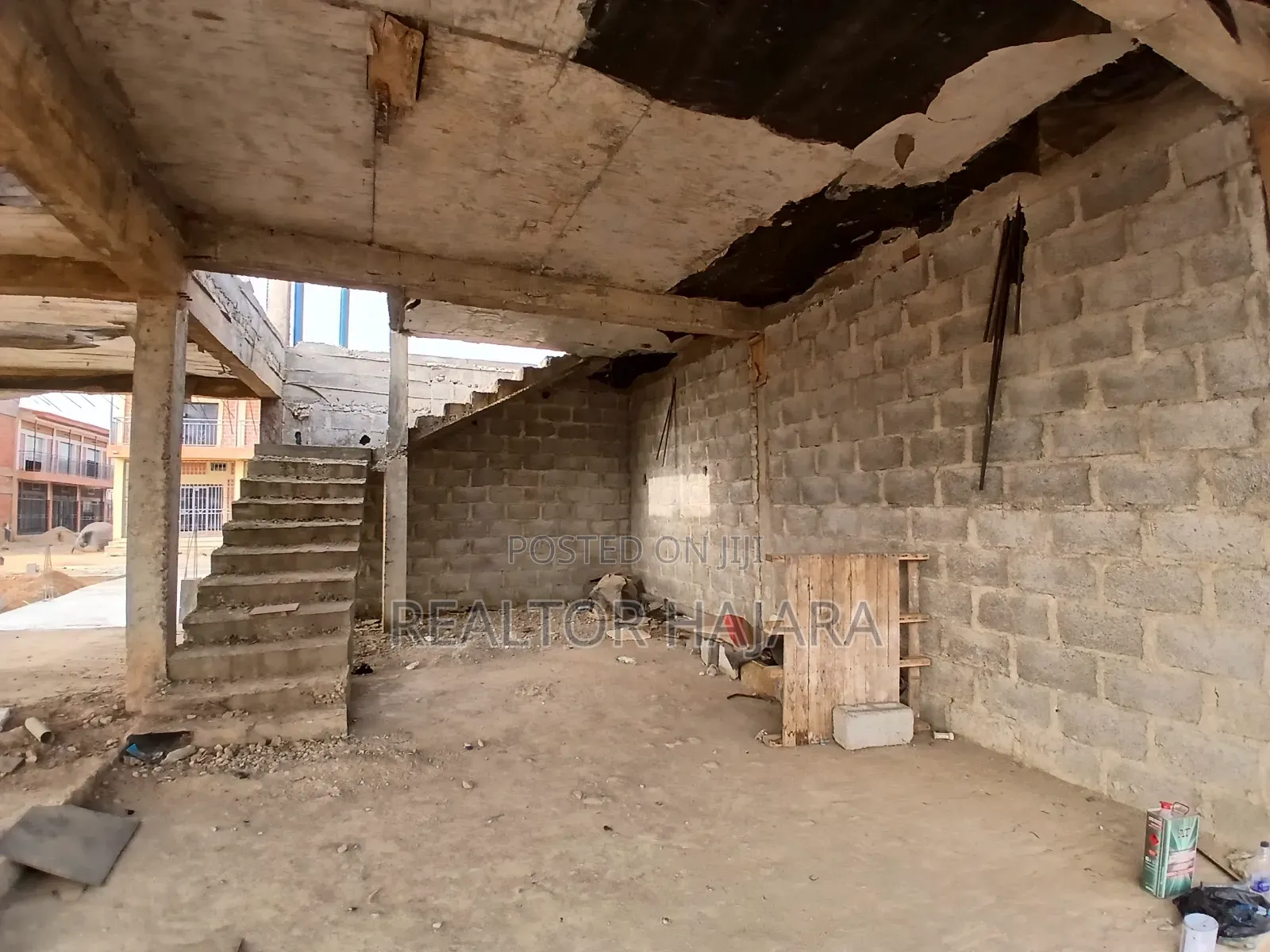 Carcass Warehouse Shop Available for Sale at Affordable Price