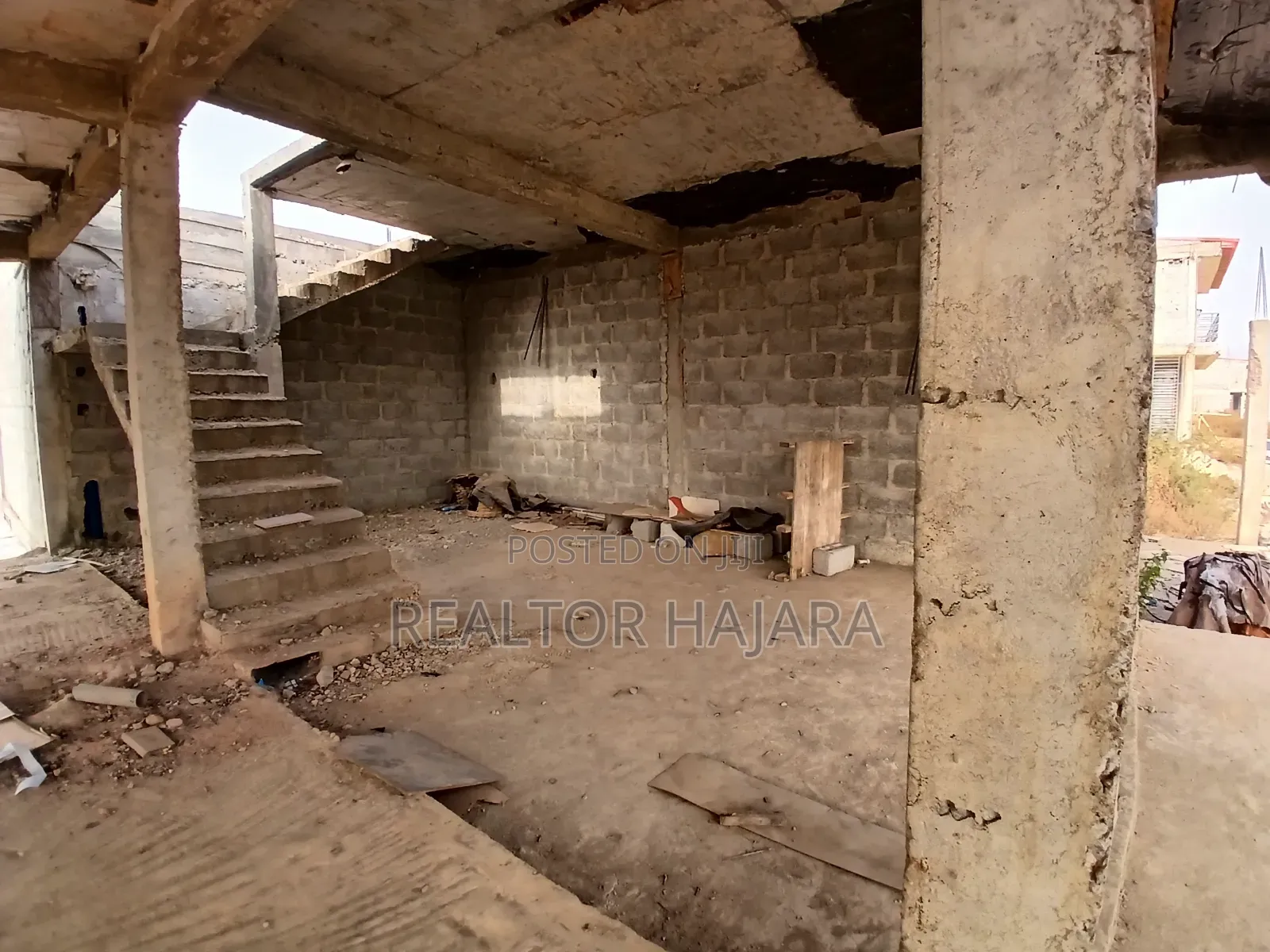 Carcass Warehouse Shop Available for Sale at Affordable Price