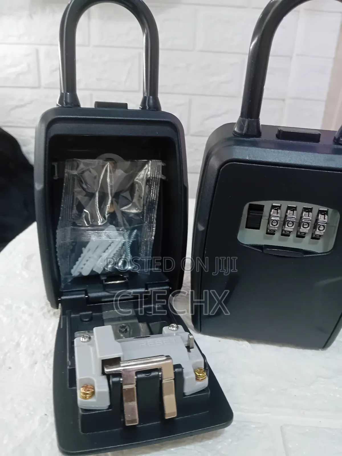 Hangable Combination Key Lock Box For Home Office Metal. 10 Keys