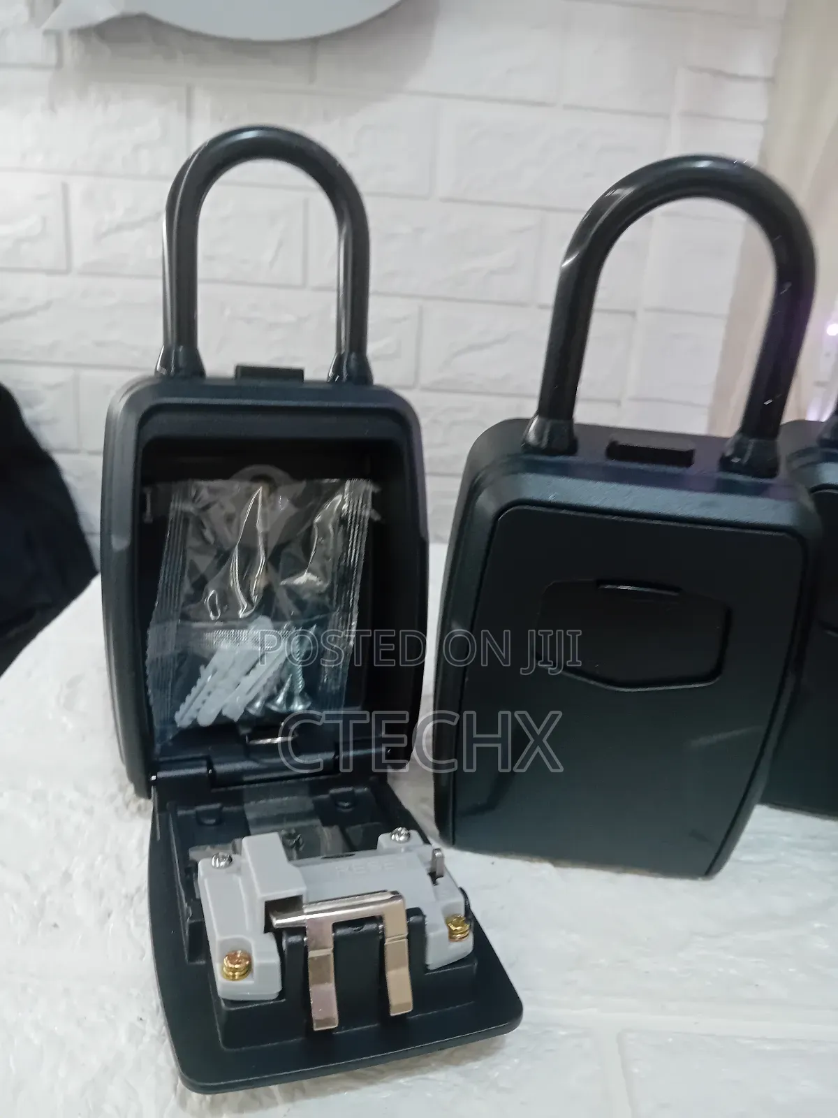 Hangable Combination Key Lock Box For Home Office Metal. 10 Keys